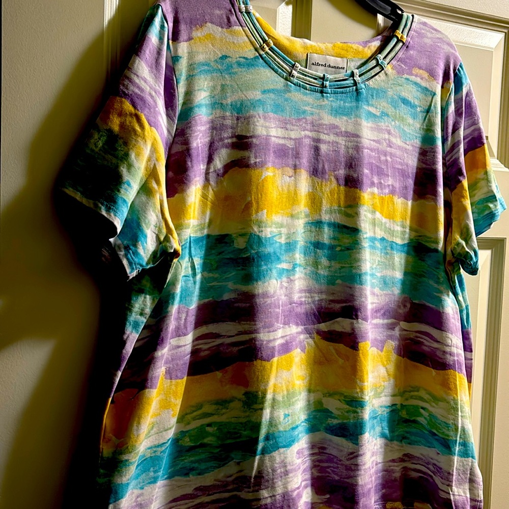 XLG Alfred Dunner top. Pastel colors. New Cotton/Spandex